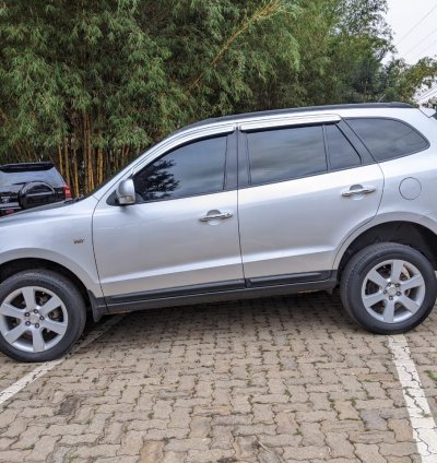 i'm selling my beloved car hyundai santafe used as new original paint working in good condition good price